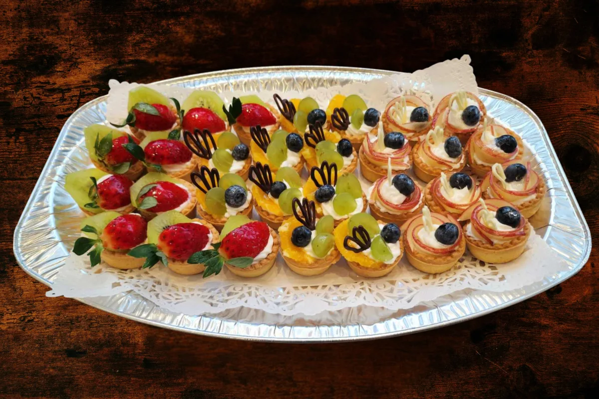 Sweet tartlets platter 30 pcs.